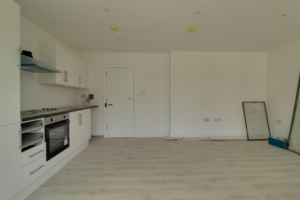 Property photo 3 of 8 3.Jpg