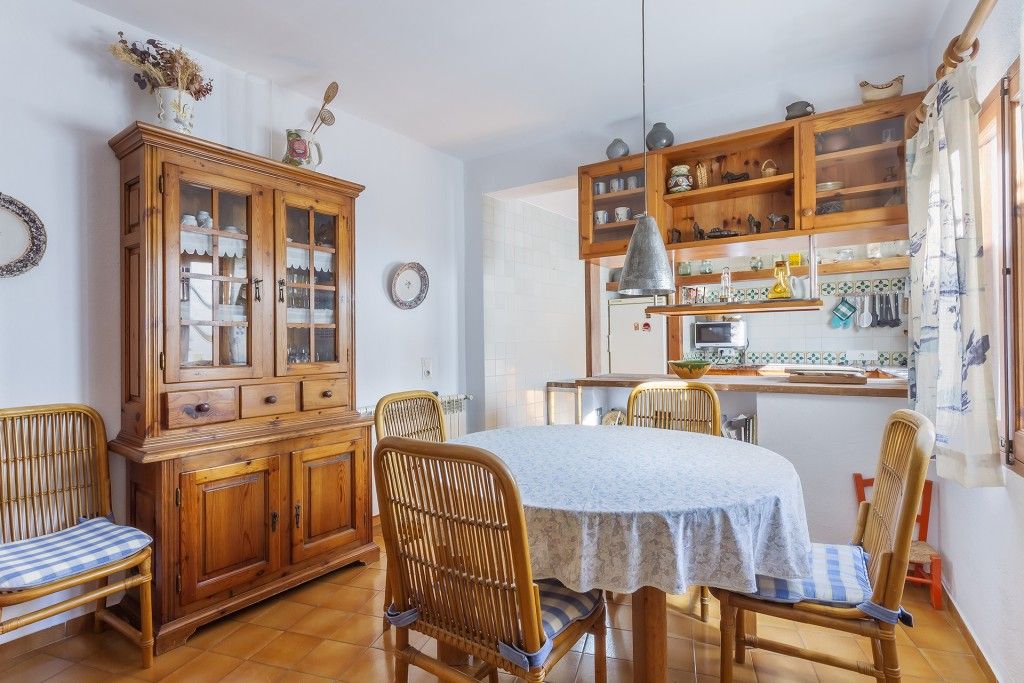 Property photo 2 of 18 Kitchen (2)