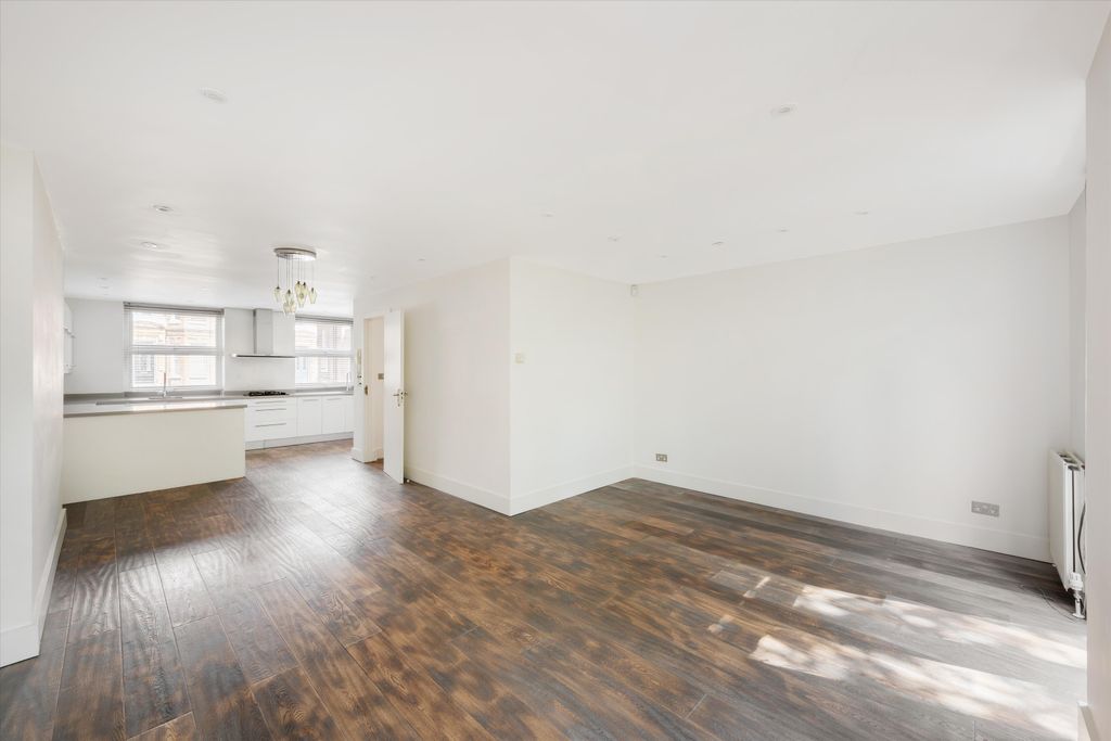 Property photo 3 of 19 Image