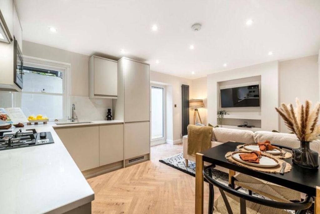 Property photo 1 of 27 Living_3200Px_Print