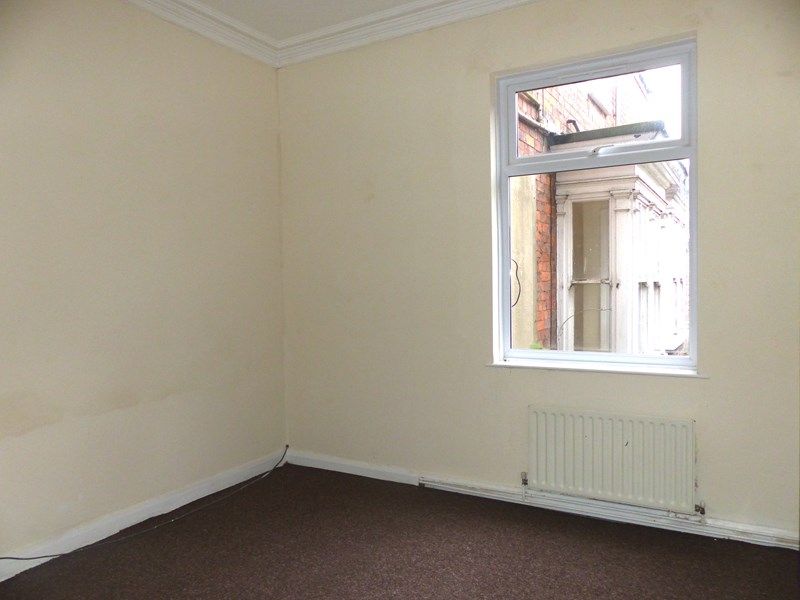 Property photo 3 of 9 Bed 2