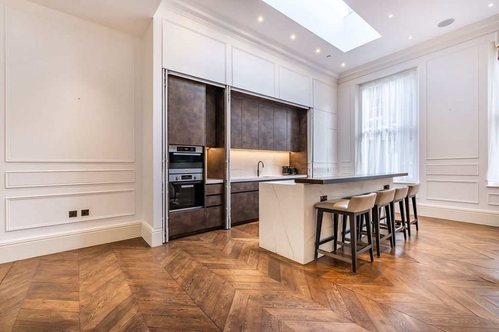 Property photo 1 of 20 Kitchen