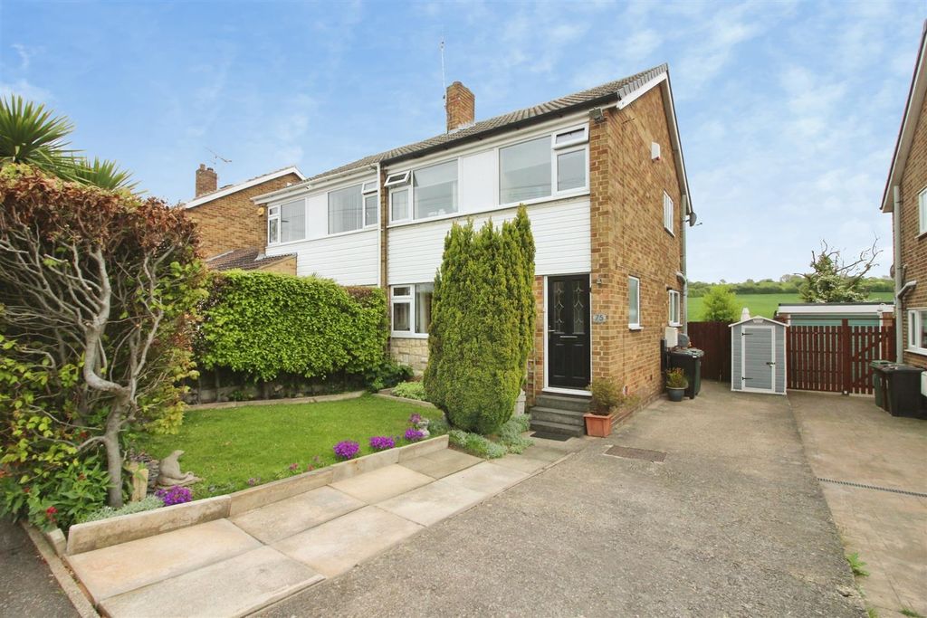 Property photo 1 of 25 Outside