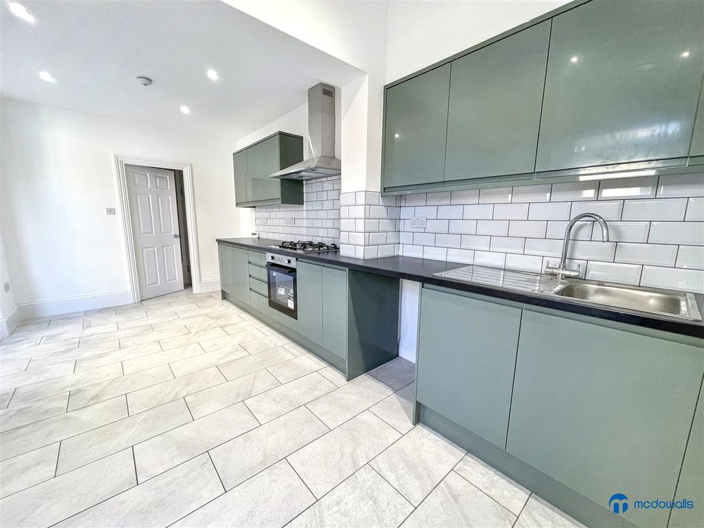 Property photo 2 of 20 141Fieldrd_E79Dh (2).Jpg