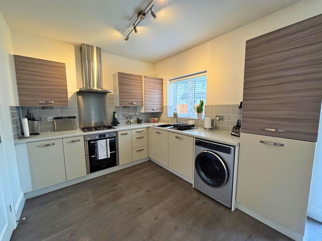 Property photo 2 of 29 Kitchen