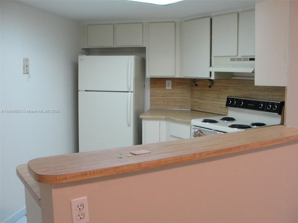 Property photo 3 of 10 <Alttext/>