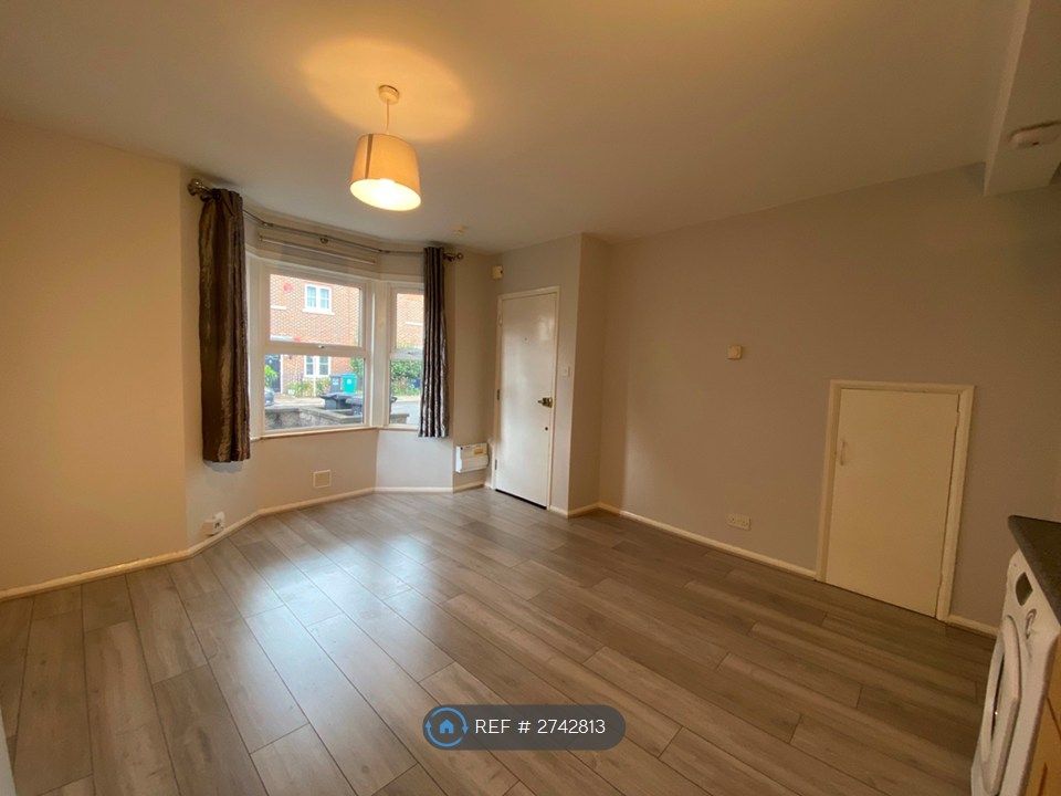 Property photo 3 of 11