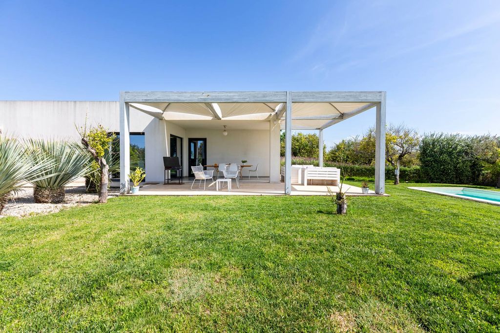 Property photo 1 of 25