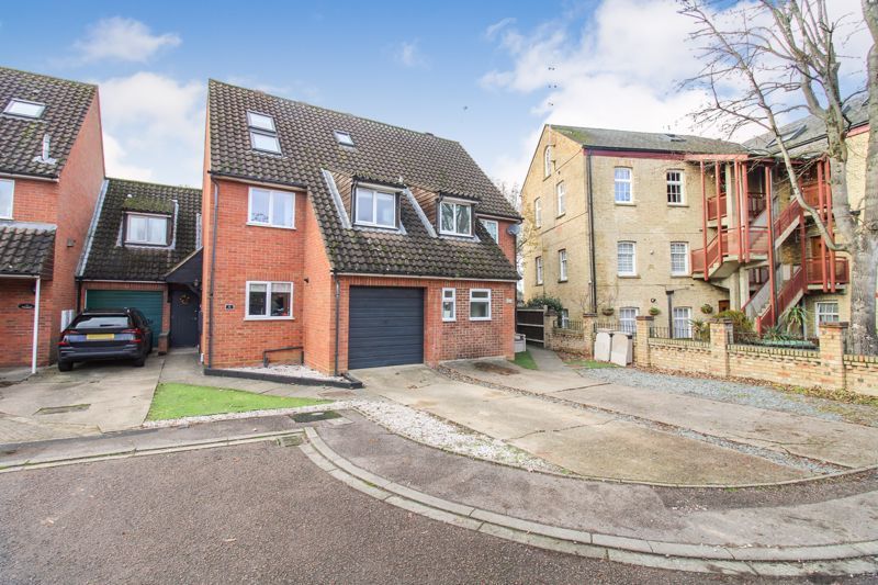 Property photo 1 of 18 Front