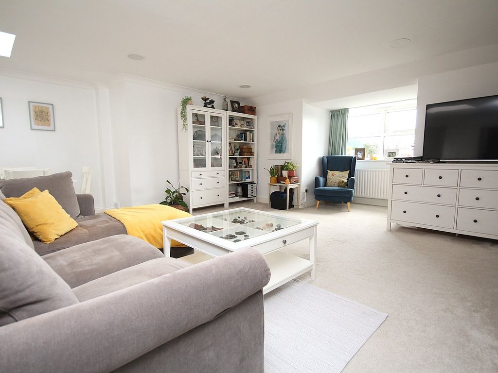 Property photo 3 of 25