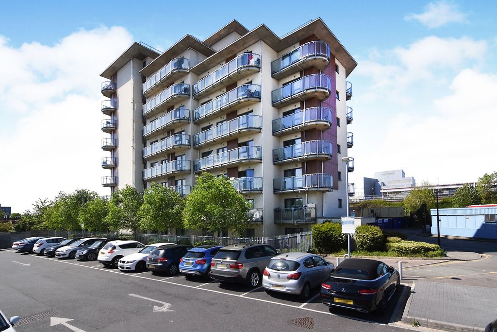 Property photo 1 of 9