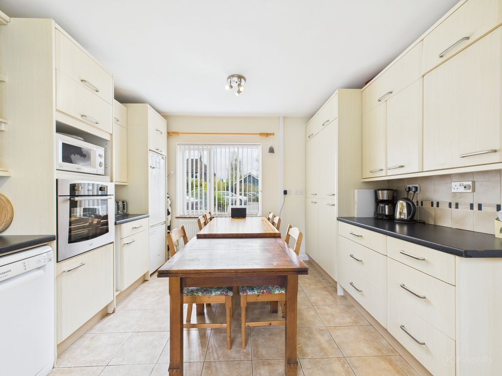 Property photo 3 of 11 Kitchen/Breakfast Room
