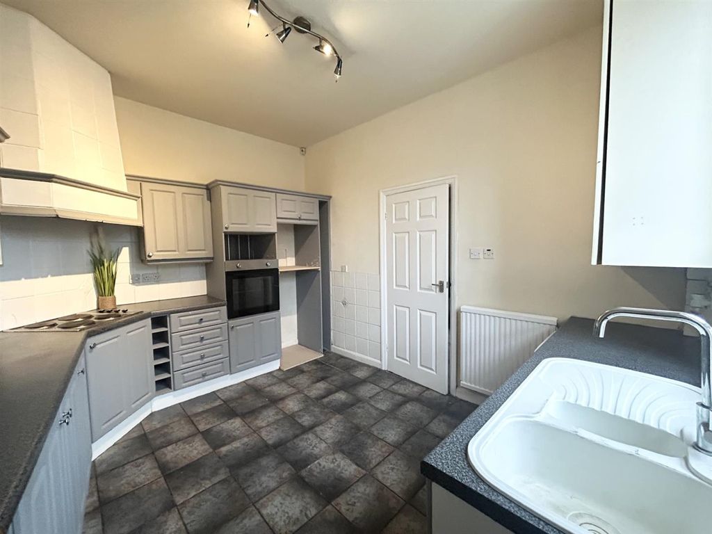 Property photo 3 of 20 cc0F866d-6256-424B-Bc6E-F4c9Af9d905A.Jpg