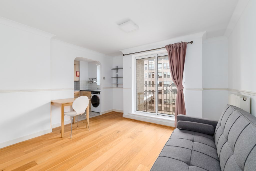 Property photo 3 of 18