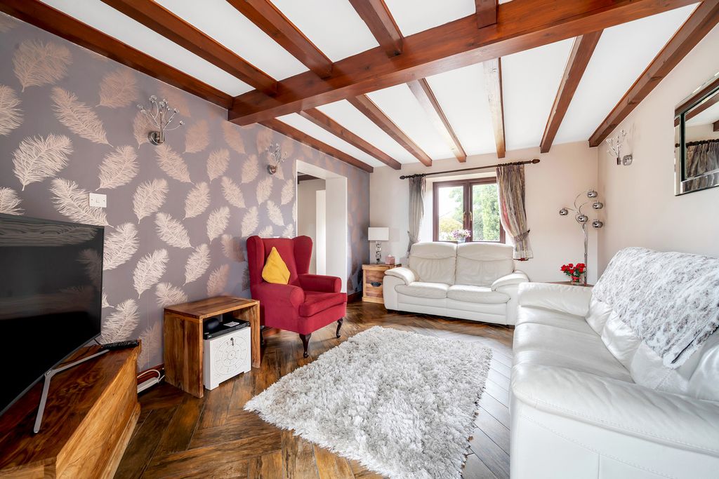 Property photo 3 of 32