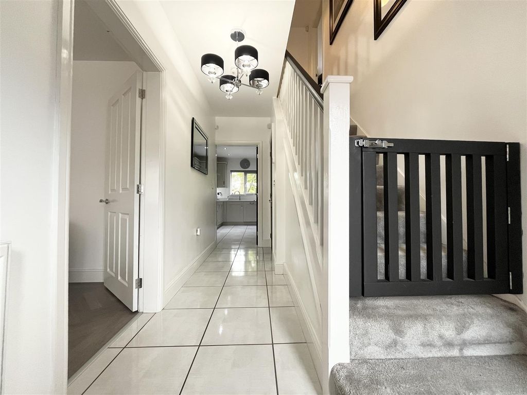 Property photo 2 of 32 Entrance