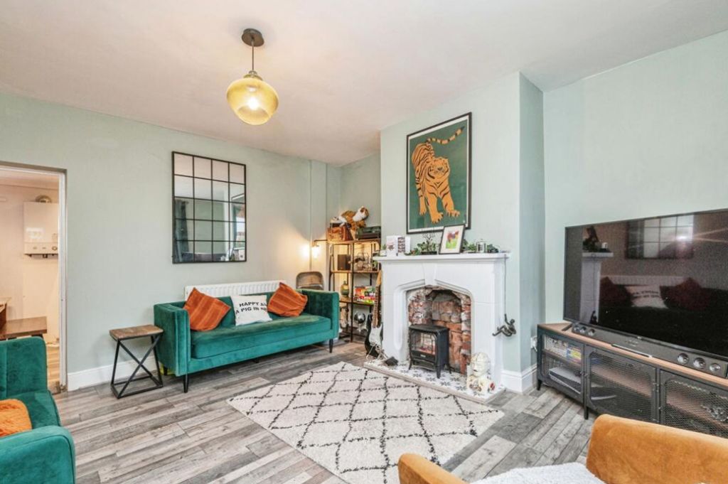 Property photo 2 of 12