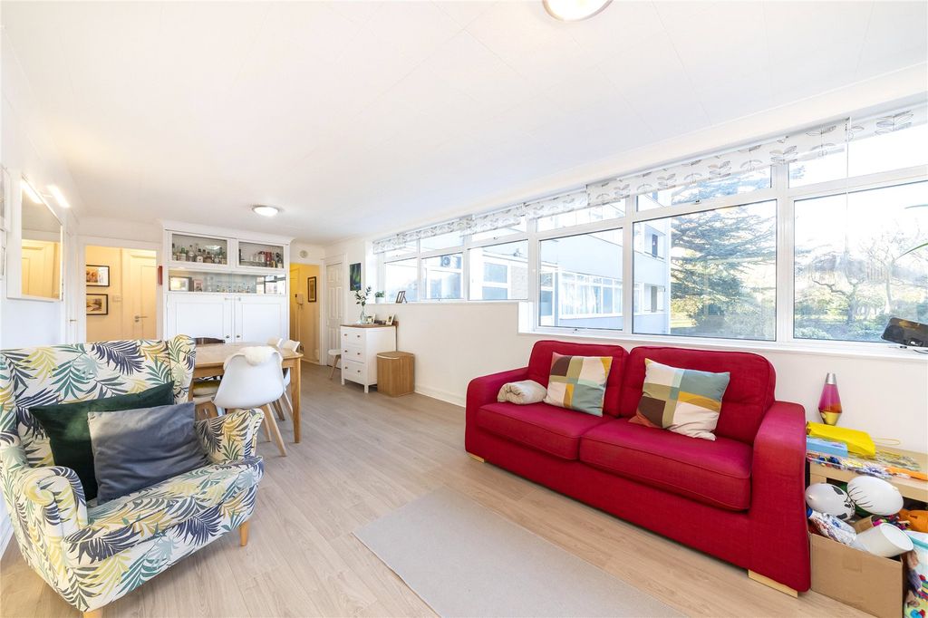 Property photo 3 of 22 Picture No. 17