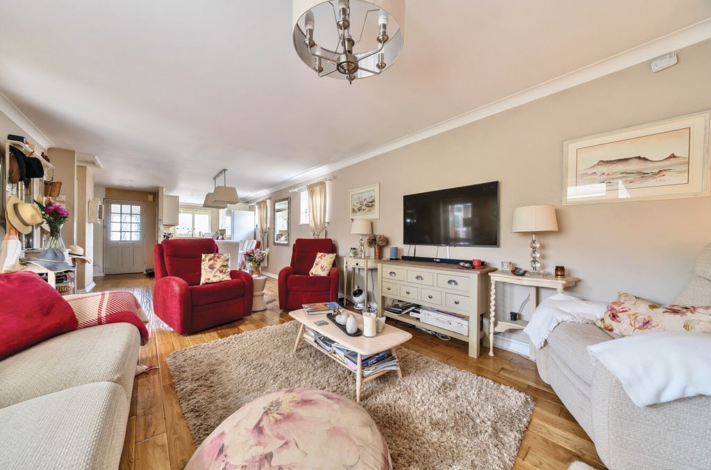 Property photo 2 of 18 1302854-20-684950...