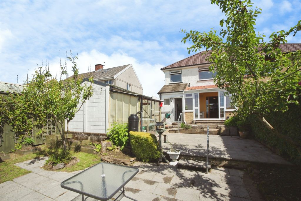Property photo 3 of 27