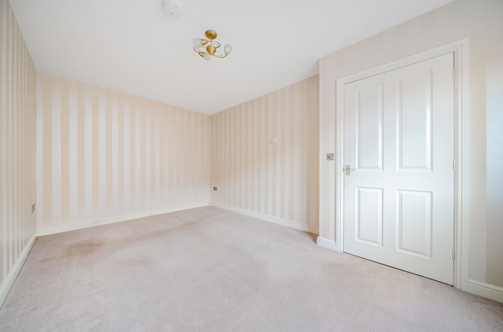 Property photo 3 of 21 1373342-11-6901E6...