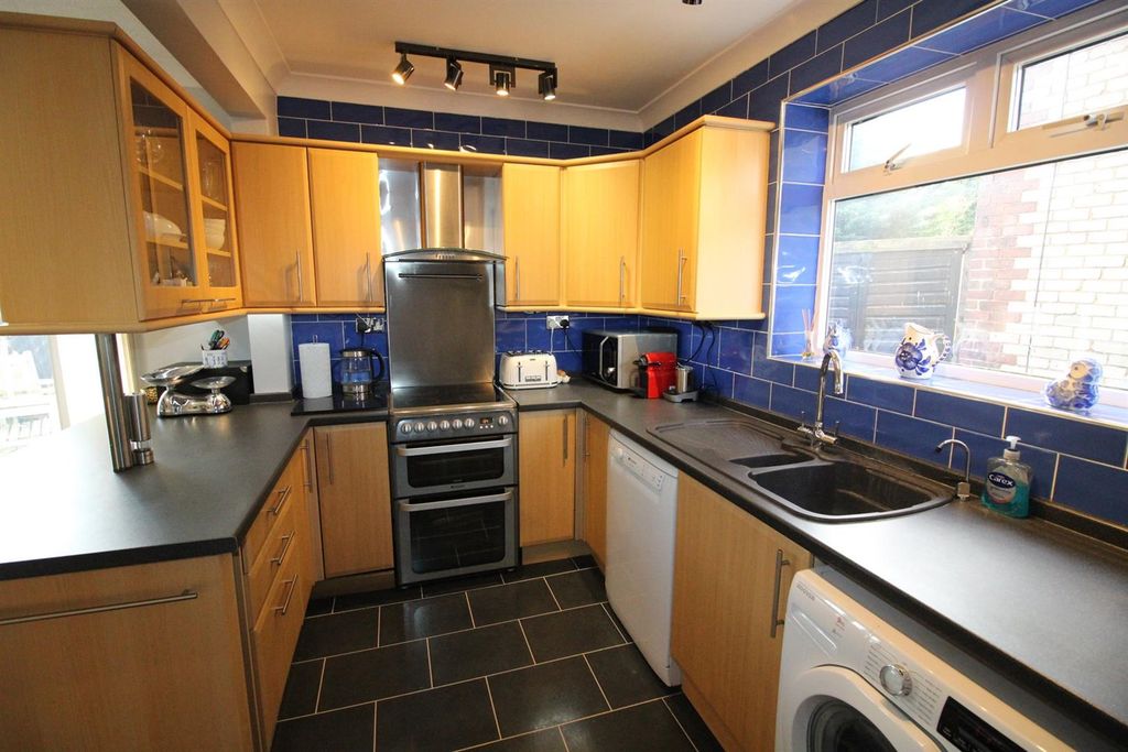 Property photo 3 of 15 Kitchen