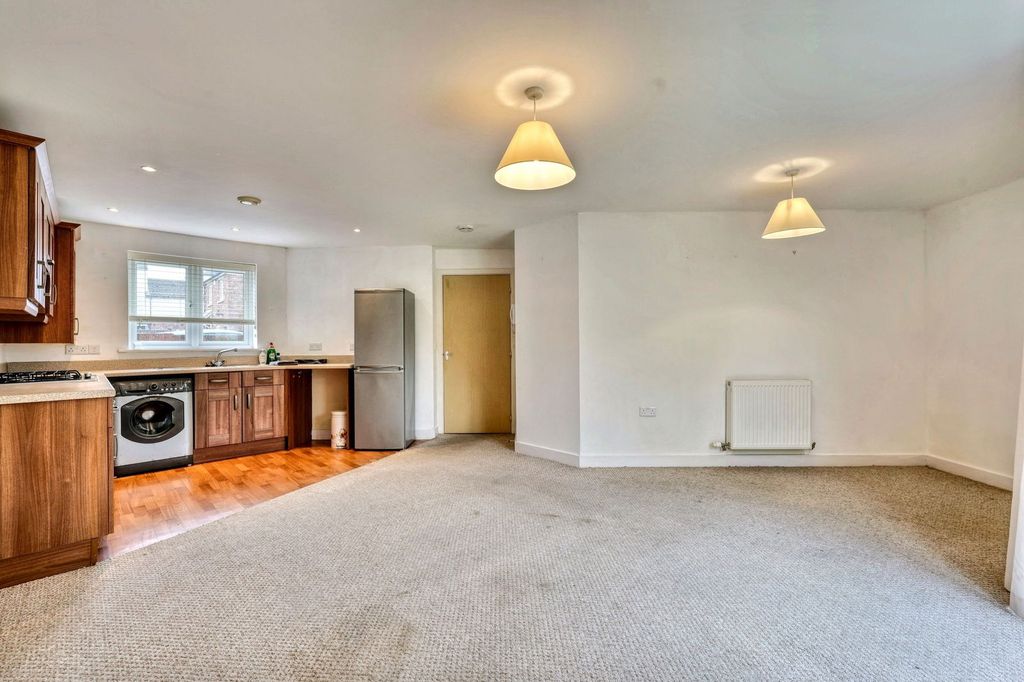 Property photo 2 of 9