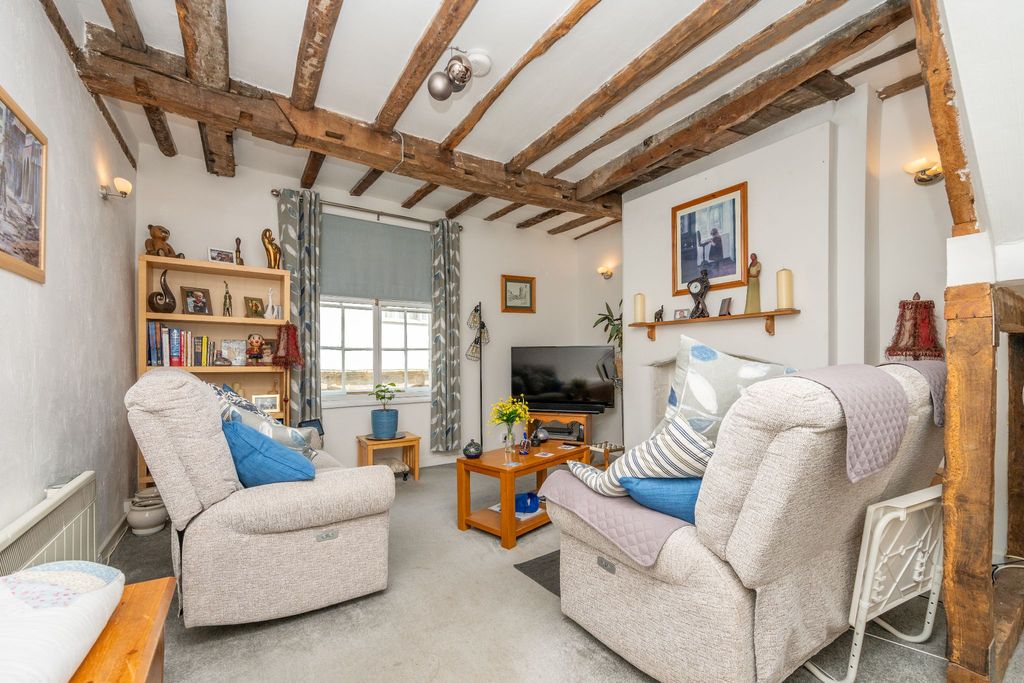 Property photo 3 of 17 Photograph 3