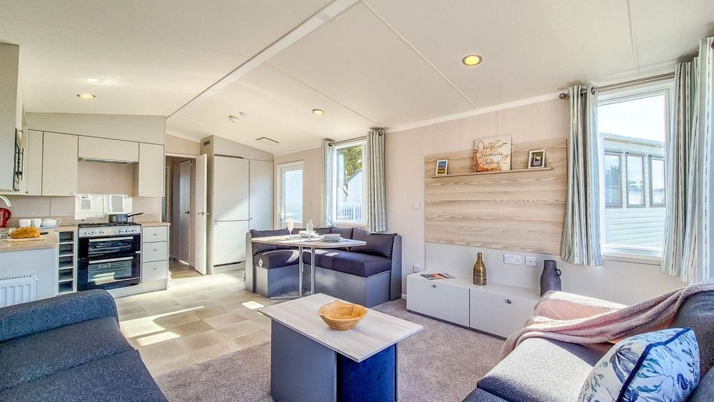 Property photo 3 of 20 Untitled 6