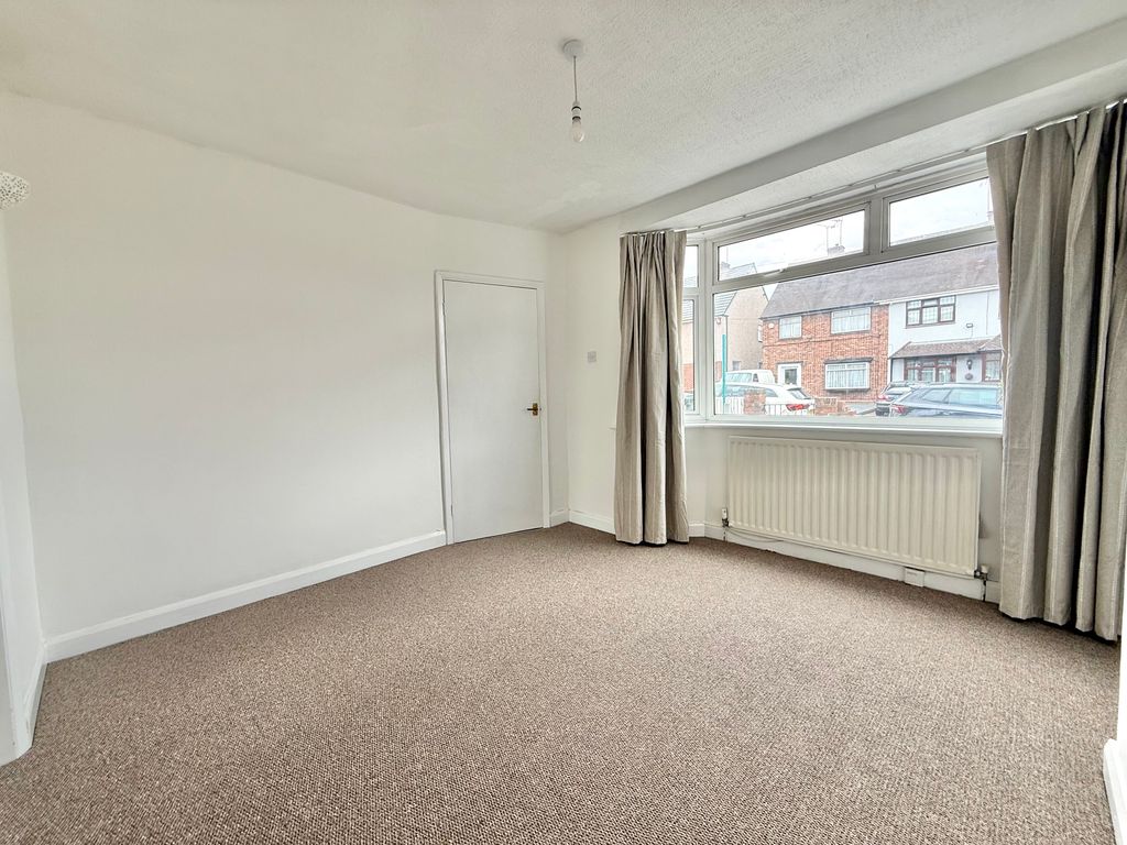 Property photo 3 of 13 Img_5812
