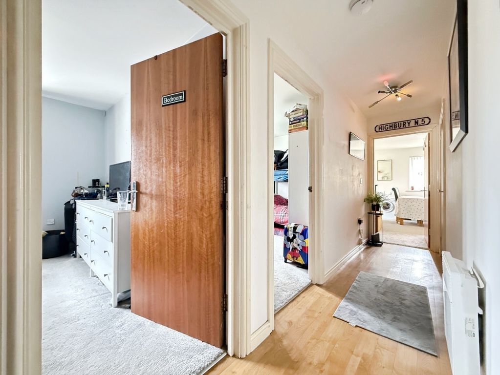 Property photo 2 of 14 4385054