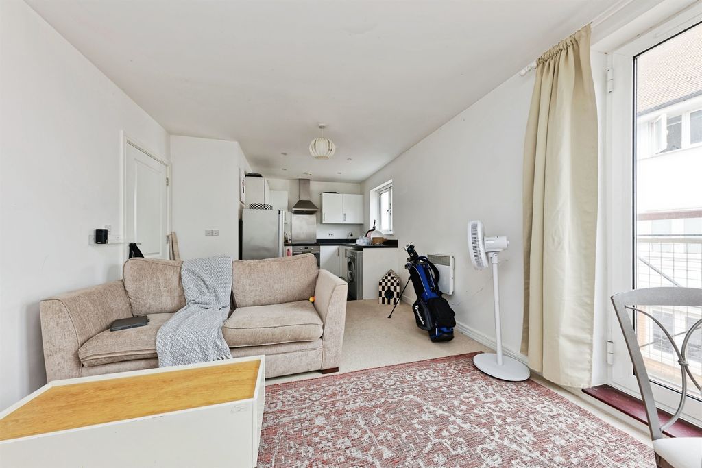 Property photo 3 of 12