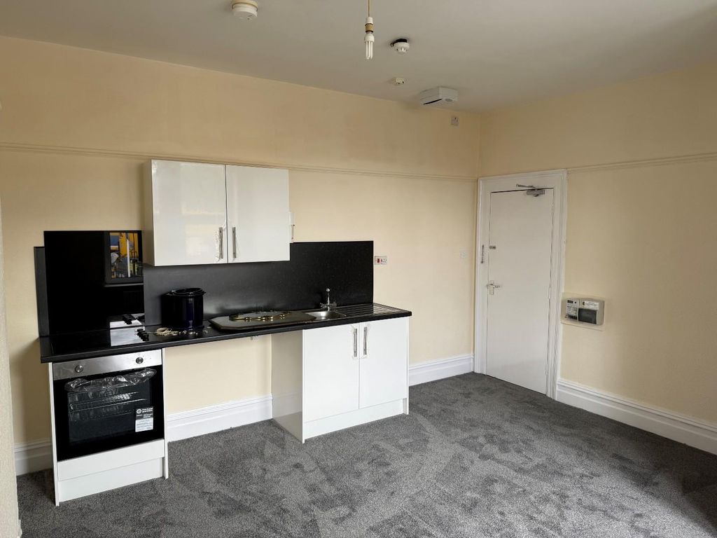 Property photo 1 of 5 Kitchen 1.Jpg