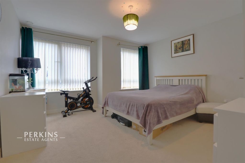 Property photo 3 of 6 Bed 1.Jpg