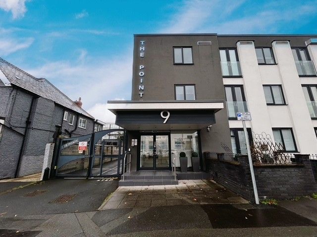 Property photo 1 of 8