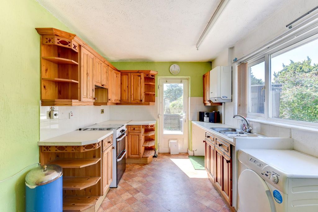 Property photo 3 of 21 11Hadlow-7.Jpg