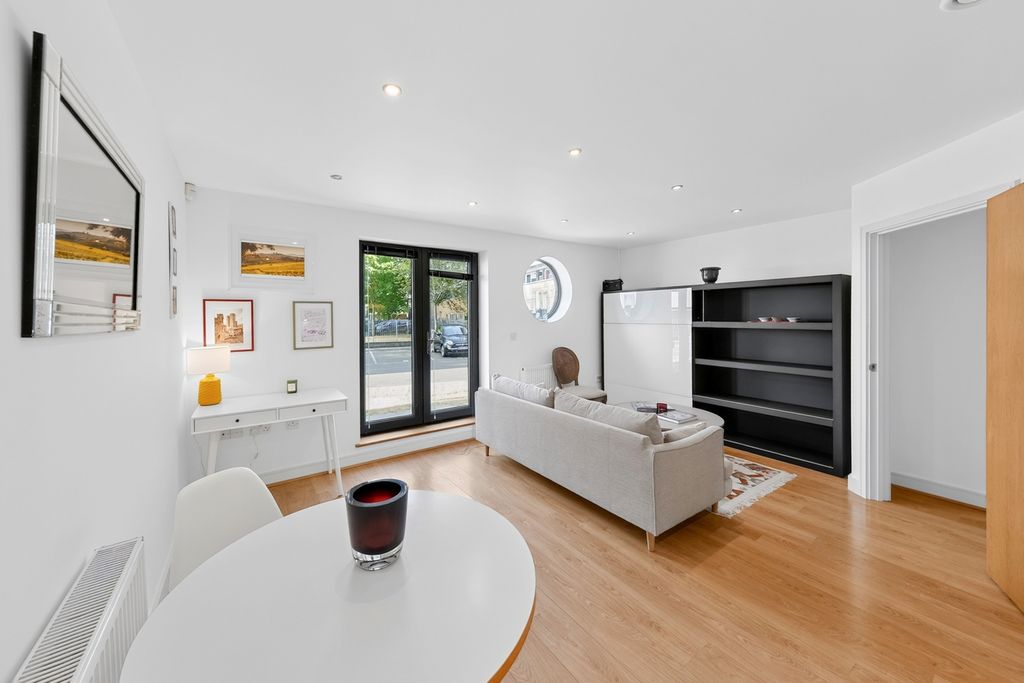 Property photo 1 of 8 Pbox-Img.Jpg