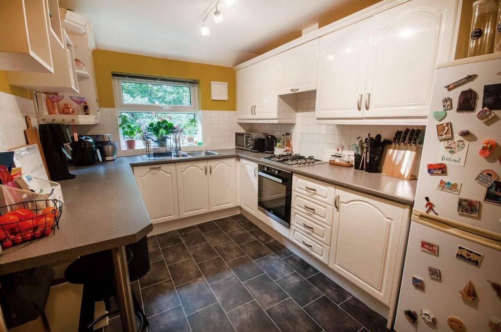 Property photo 3 of 15 Kitchen