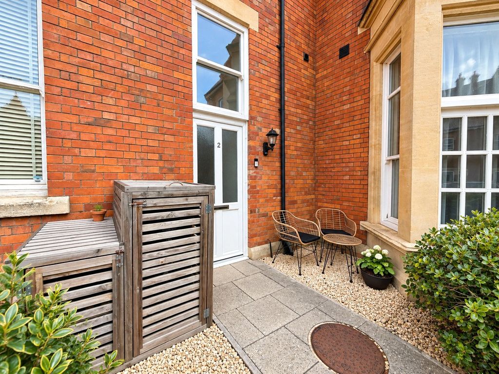 Property photo 2 of 19 Picture No. 31