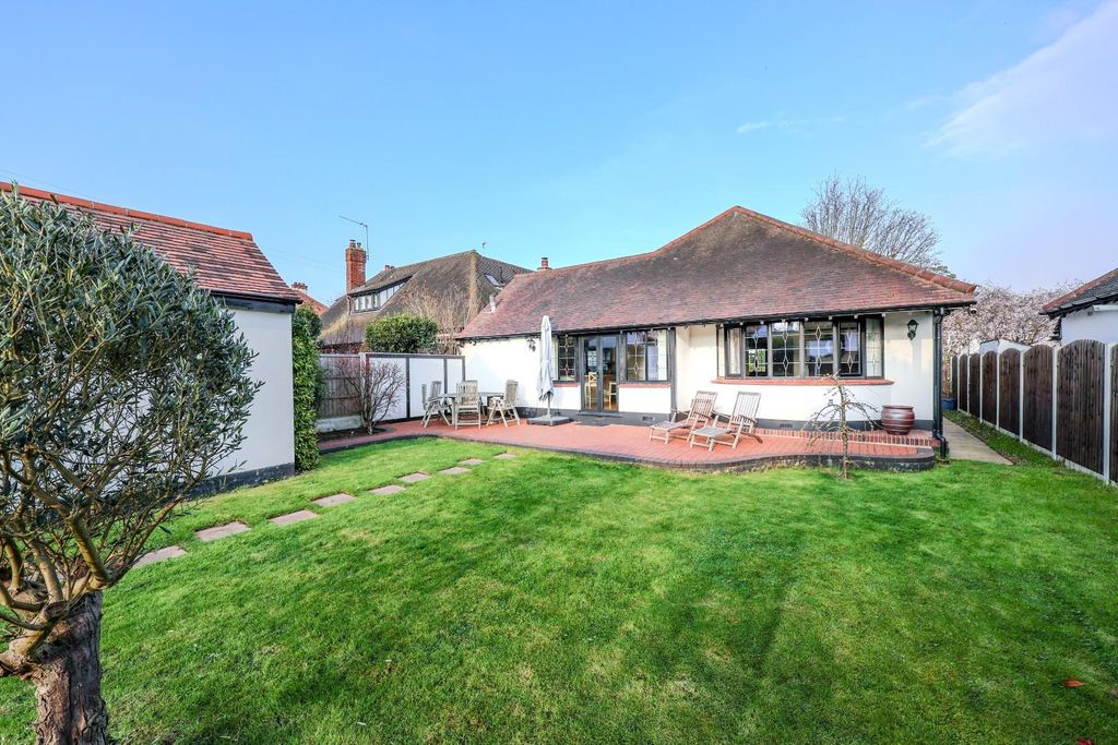 Property photo 3 of 34