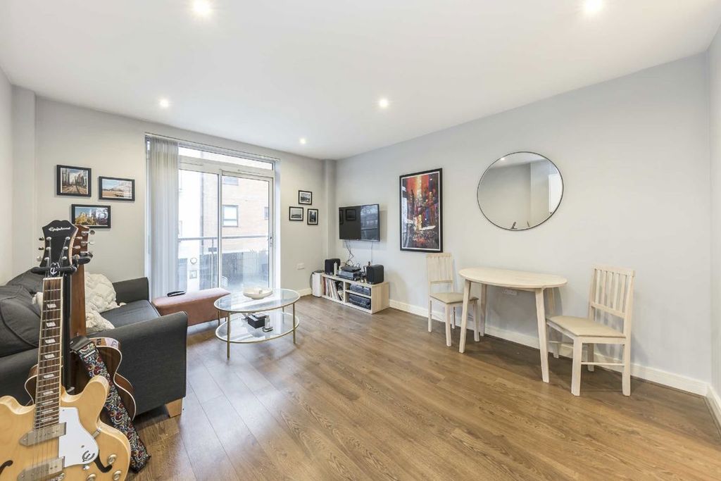 Property photo 2 of 5