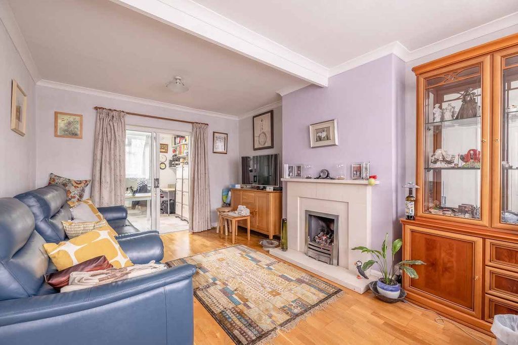 Property photo 3 of 19