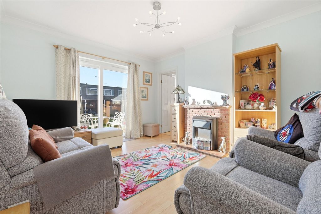 Property photo 2 of 19 Picture No. 11