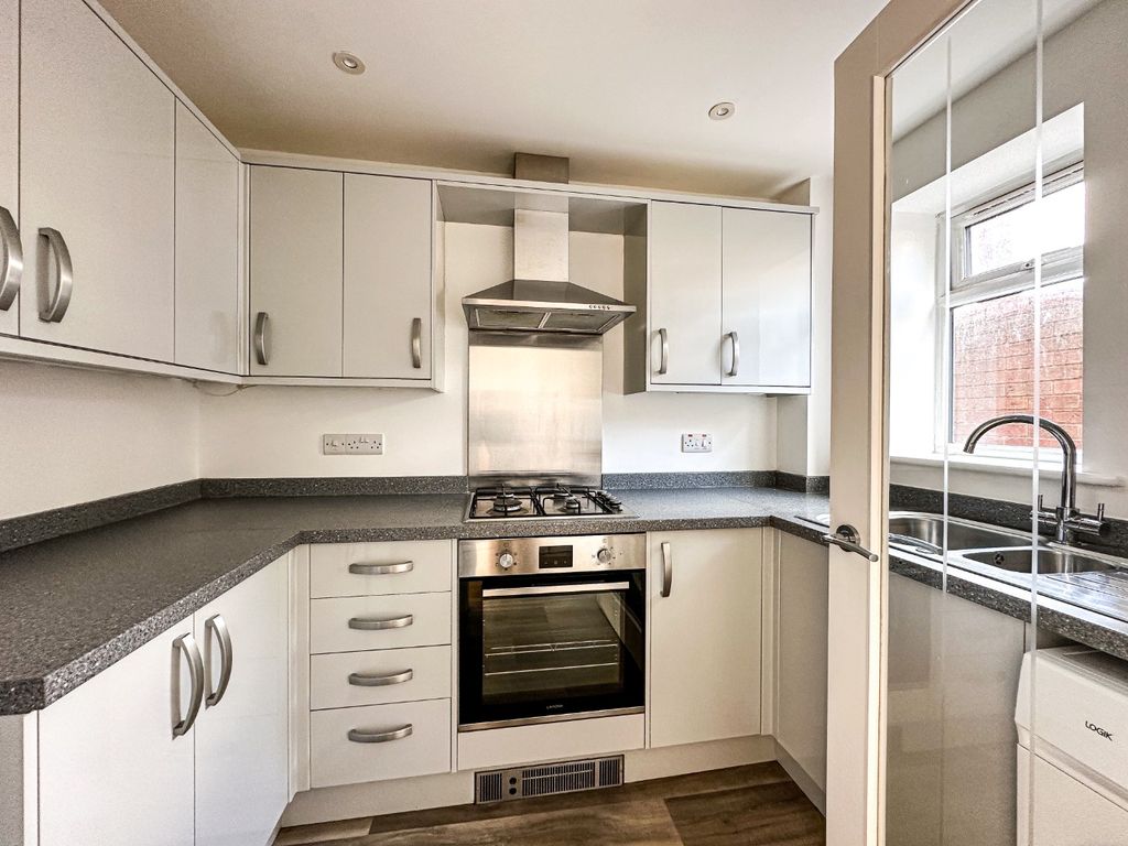Property photo 2 of 16 4513353