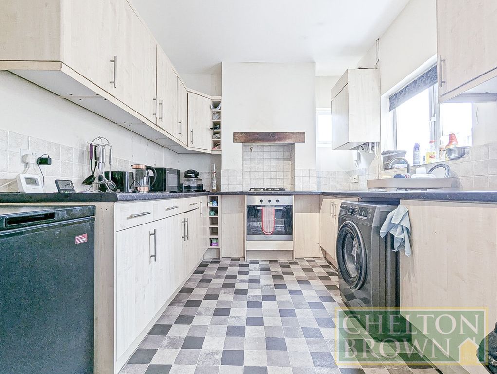 Property photo 2 of 14 Kitchen