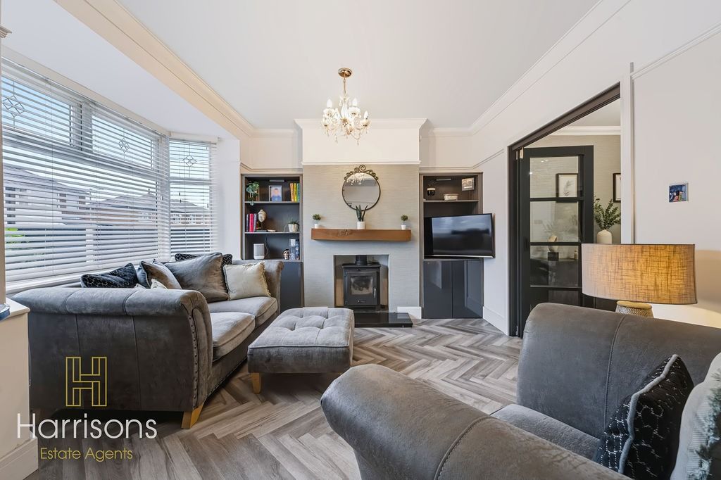 Property photo 2 of 31 5504764