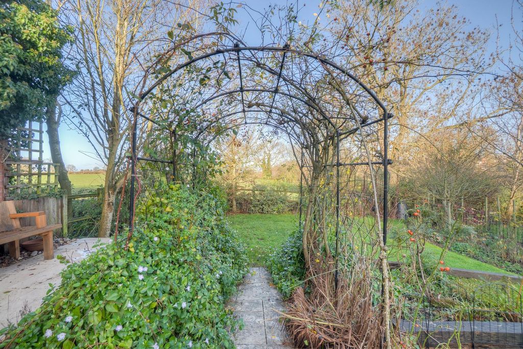 Property photo 2 of 34 Batched  (14).Jpg