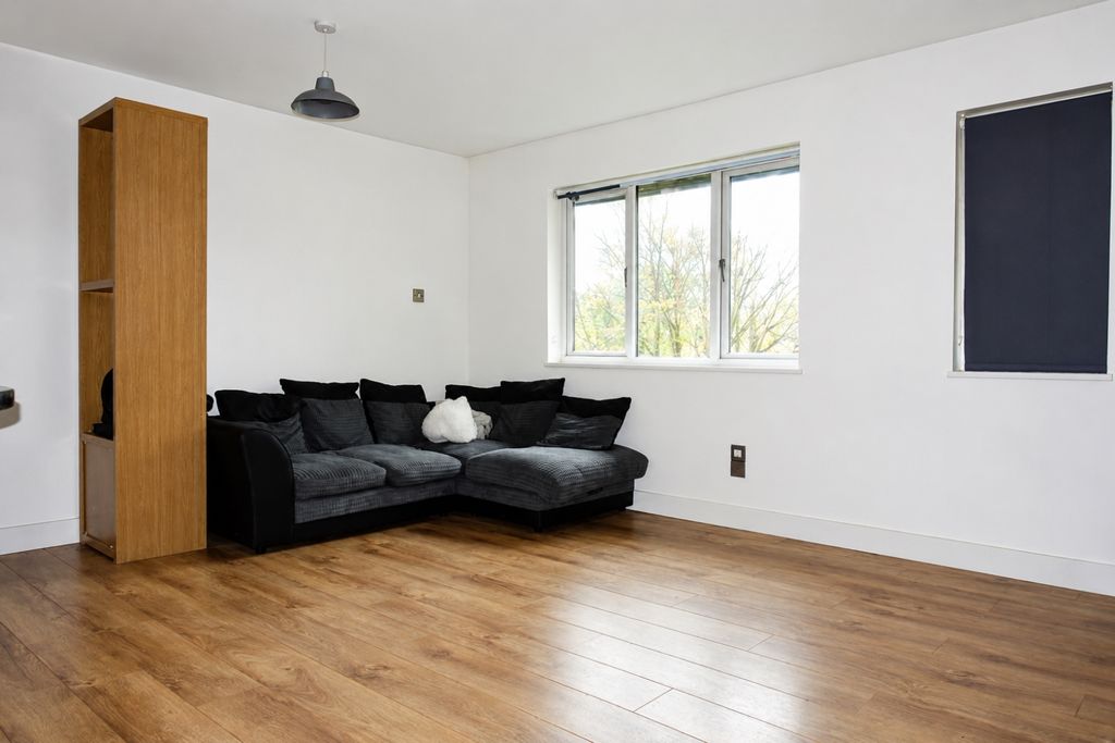 Property photo 2 of 8 d0Eeb2Bb-2c6d-4717-A3c0-5476d3Bb6c03