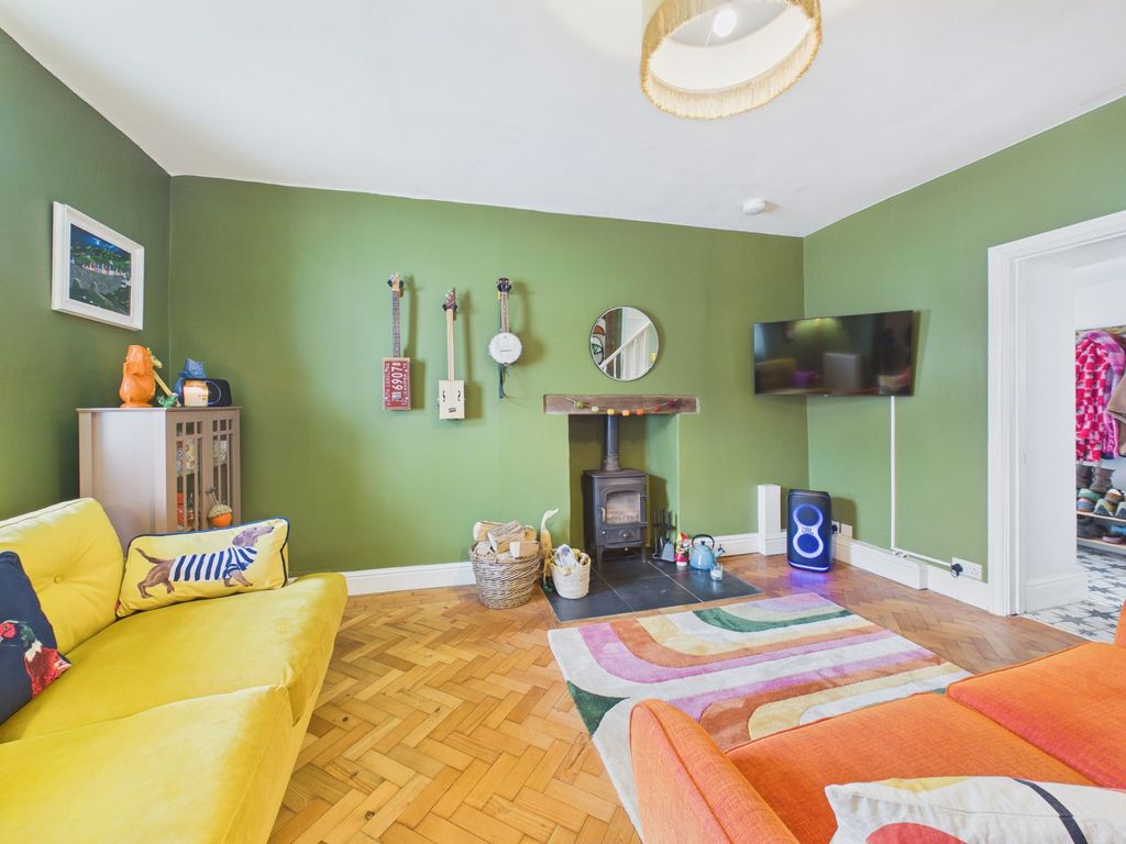 Property photo 3 of 27