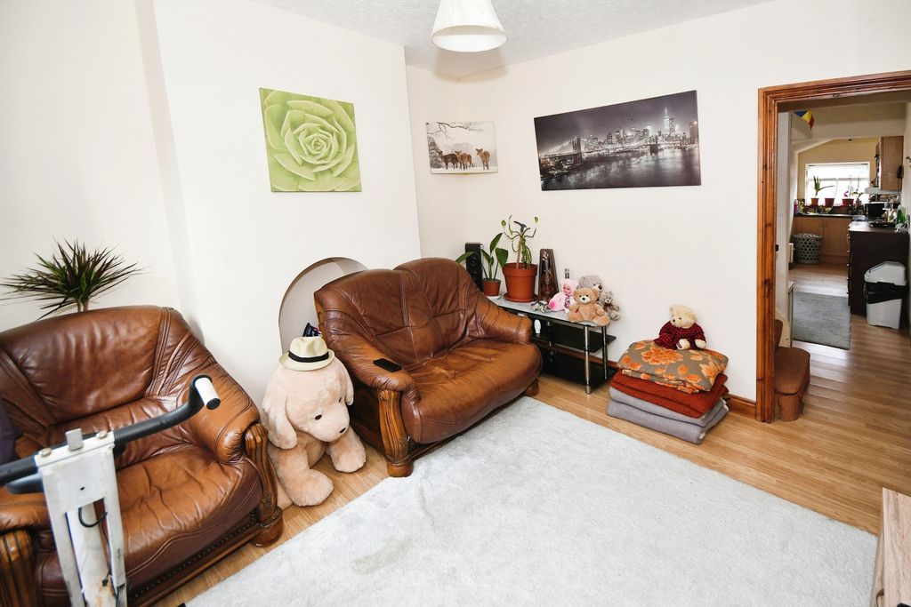 Property photo 2 of 13